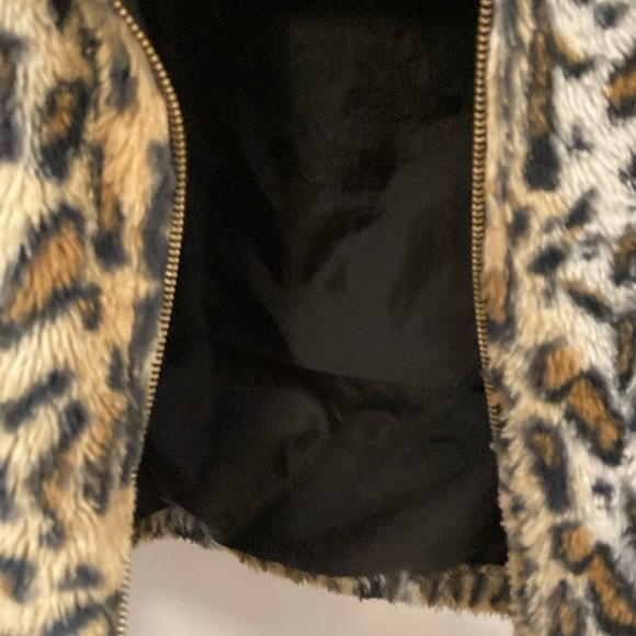 Leopard Print Plush  Hoodie - Picture 6 of 8
